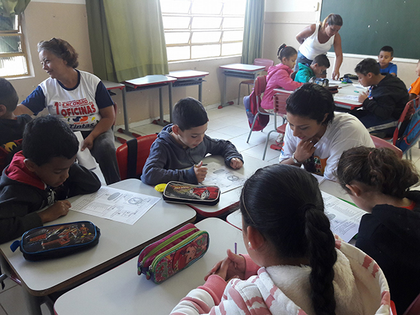 Familiares participam como voluntárias do Grupo Interativo na escola Nicolau Ruiz
